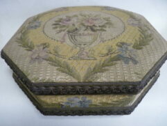 Boite hexagonale