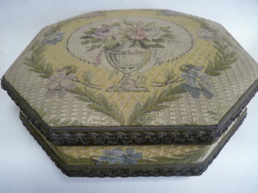 Boite hexagonale