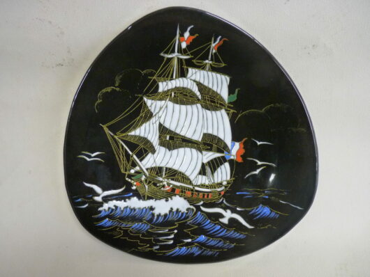 Assiette émaux de Longwy - Caravelle