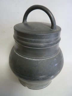 Sustenteur - Pot à bouillon en étain