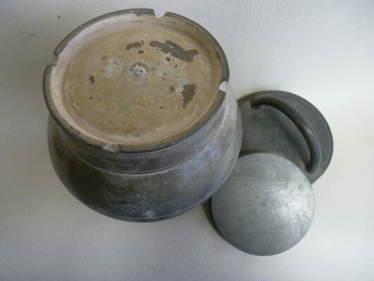 Sustenteur - Pot à bouillon en étain – Image 5