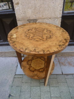 Table ronde marquetée