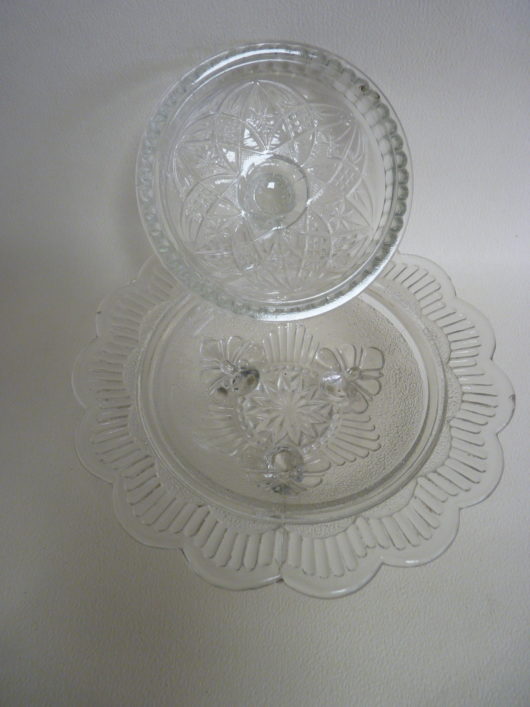 Bonbonnière tripode en verre – Image 4