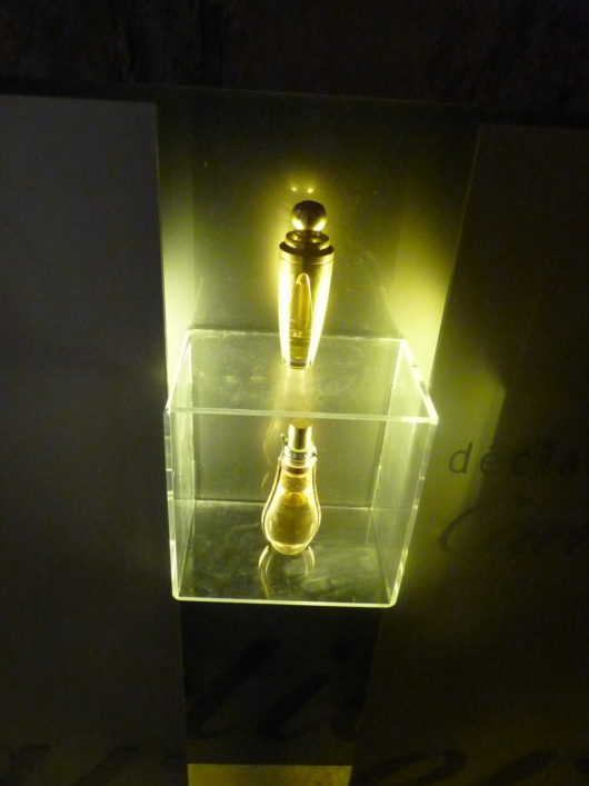 Présentoir PLV rétroéclairé parfum Déclaration Cartier – Image 3