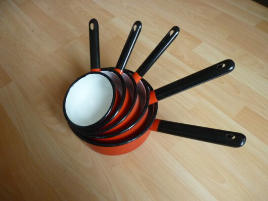 Lot de 5 casseroles émaillées rouge