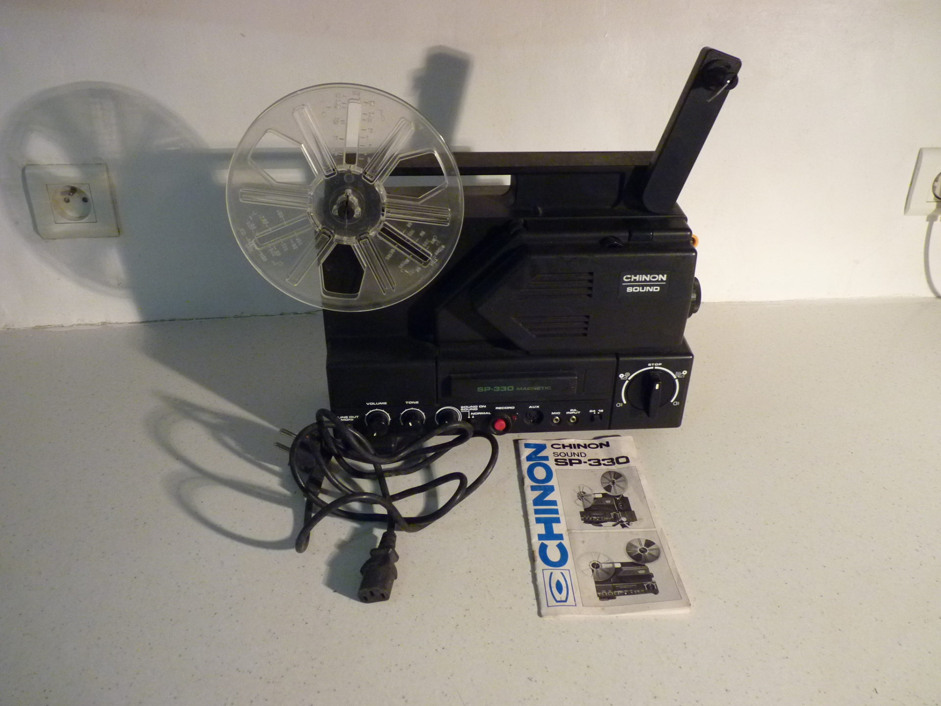 Projecteur super 8 sonore Chinon SP-330 - La Boutique