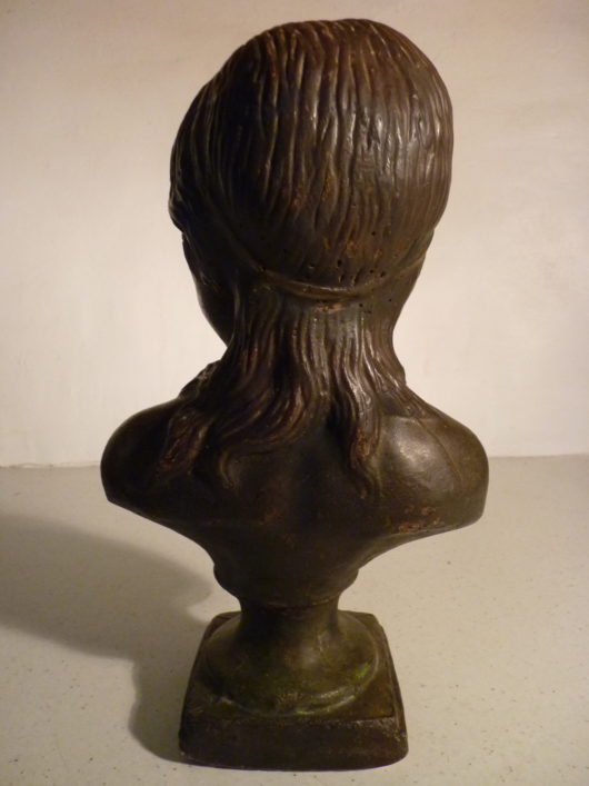 Buste enfant en plâtre polychrome – Image 4